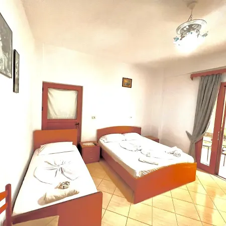 Vila Petriti Ksamil
